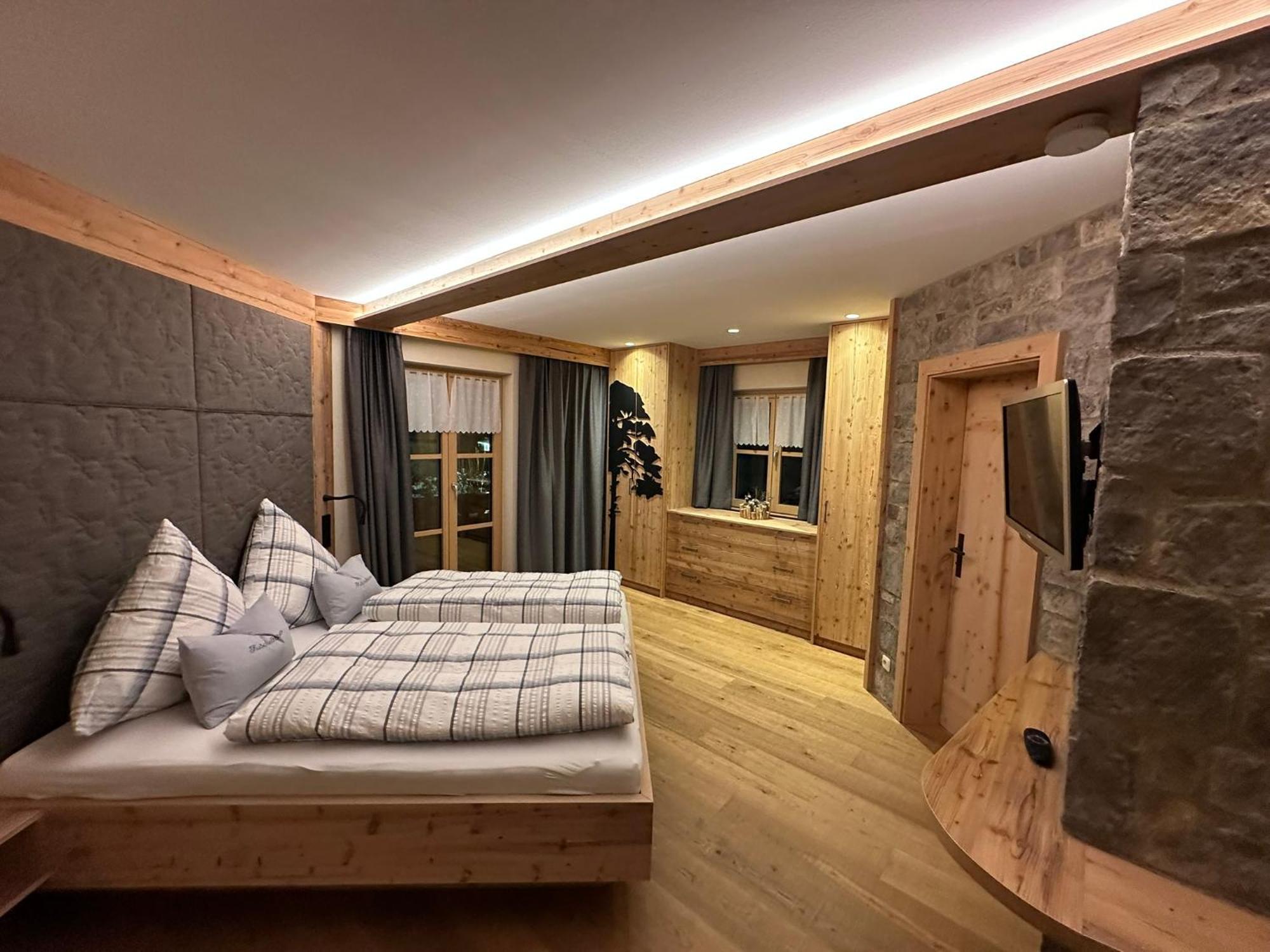 Haus Daheim Apartment มิทเทนวัลด์ ภายนอก รูปภาพ